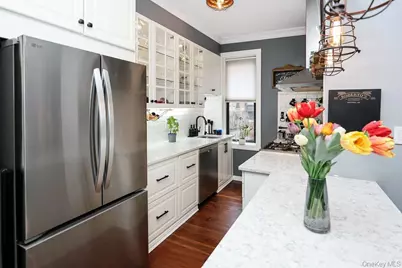 24-65 38th Street #10C, Astoria, NY 11103 - Photo 6
