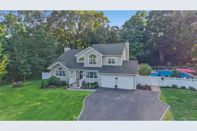 43 Barrow Court, Huntington, NY 11743 - Photo 46