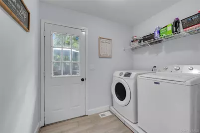 43 Barrow Court, Huntington, NY 11743 - Photo 12