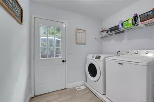 43 Barrow Ct, Huntington, NY 11743 - Photo 12
