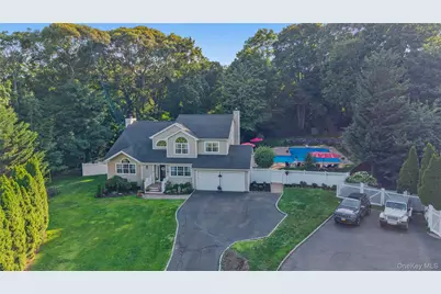 43 Barrow Court, Huntington, NY 11743 - Photo 30