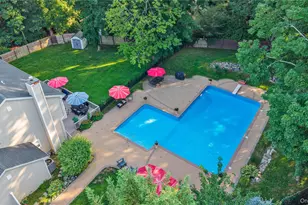 43 Barrow Ct, Huntington, NY 11743 - Photo 42