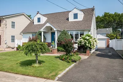 944 Cathedral Avenue, Franklin Square, NY 11010 - Photo 2