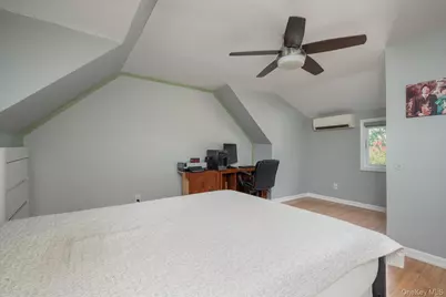 944 Cathedral Avenue, Franklin Square, NY 11010 - Photo 20