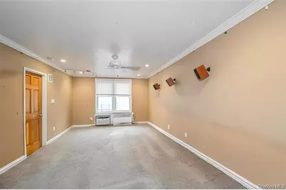 110 Brooklyn Avenue #3ZZ, Freeport, NY 11520 - Photo 2