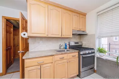 110 Brooklyn Avenue #3ZZ, Freeport, NY 11520 - Photo 6