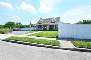 1 Douglas Dr, East Meadow, NY 11554 - Photo 24