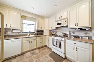 1377 C St, Elmont, NY 11003 - Photo 10