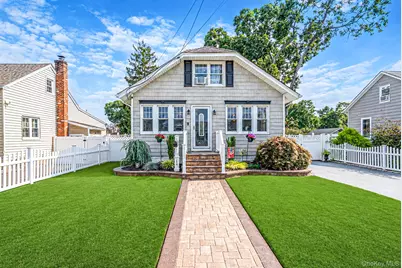 14 Andrew Avenue, Islip Terrace, NY 11752 - Photo 2