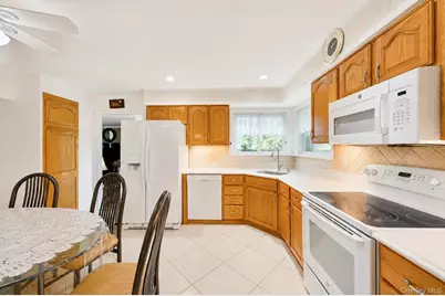 172 Lawrence Road, Kings Park, NY 11754 - Photo 16