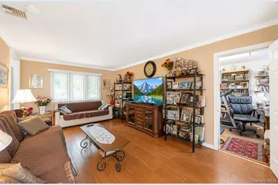 172 Lawrence Road, Kings Park, NY 11754 - Photo 8