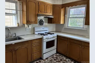 4634 Iris Lane, Great Neck, NY 11020 - Photo 8