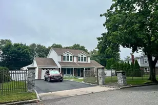 7 Cedar Ave, Coram, NY 11727 - Photo 2