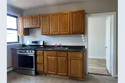 299 E. Third Street #Second floor, Mount Vernon, NY 10553 - Photo 4