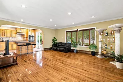 791 Cornwell Avenue, Malverne, NY 11565 - Photo 10