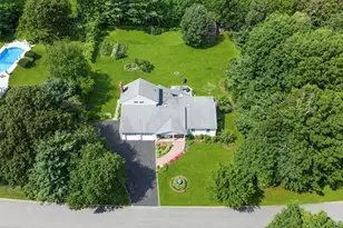 29 Niewood Dr, Ridge, NY 11961 - Photo 4