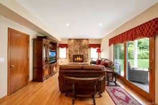 29 Niewood Dr, Ridge, NY 11961 - Photo 24