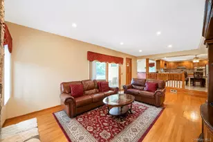 29 Niewood Dr, Ridge, NY 11961 - Photo 26
