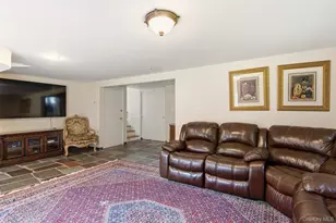 7 Laurie Pl, Glen Cove, NY 11542 - Photo 14