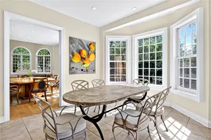 63 Charney Ct, Manhasset, NY 11030 - Photo 6