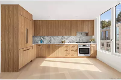 30-55 Vernon Boulevard #6H, Astoria, NY 11102 - Photo 2