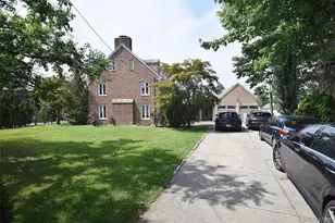 25 Old Mill Rd, Great Neck, NY 11023 - Photo 2