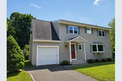 6 Chalden Court, Huntington Station, NY 11746 - Photo 18