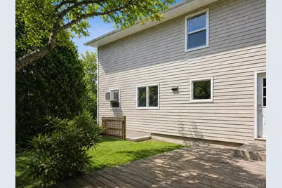6 Chalden Court, Huntington Station, NY 11746 - Photo 2