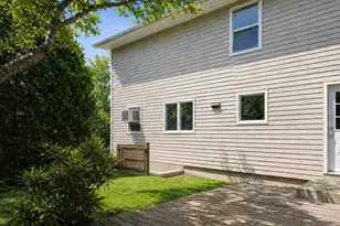 6 Chalden Ct, Huntington Station, NY 11746 - Photo 2