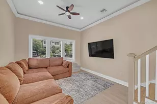 257 N Alleghany Ave, Lindenhurst, NY 11757 - Photo 10