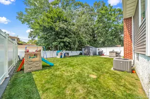 257 N Alleghany Ave, Lindenhurst, NY 11757 - Photo 26