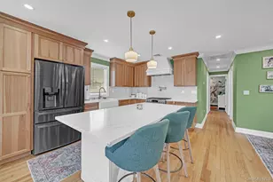257 N Alleghany Ave, Lindenhurst, NY 11757 - Photo 4