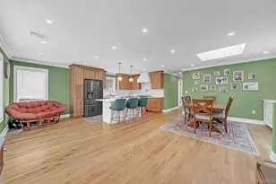 257 N Alleghany Ave, Lindenhurst, NY 11757 - Photo 2