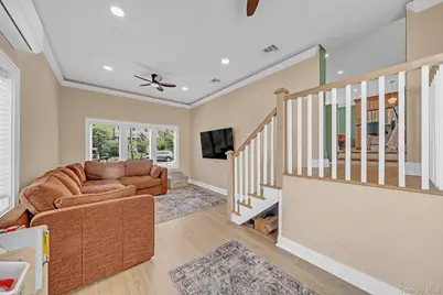 257 N Alleghany Avenue, Lindenhurst, NY 11757 - Photo 12