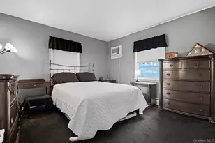 17 Trapper Ln, Levittown, NY 11756 - Photo 28