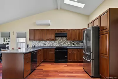 17 Trapper Lane, Levittown, NY 11756 - Photo 22