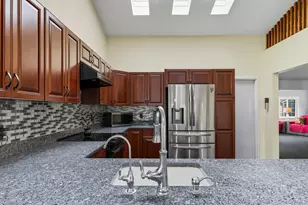 17 Trapper Ln, Levittown, NY 11756 - Photo 26