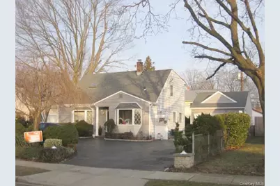9 Academy Lane, Levittown, NY 11756 - Photo 2