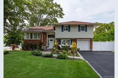 9 Carole Lane, East Islip, NY 11730 - Photo 1