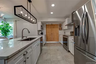 9 Carole Ln, East Islip, NY 11730 - Photo 12