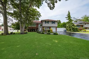 9 Carole Ln, East Islip, NY 11730 - Photo 2