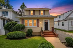 139 N 11th St, New Hyde Park, NY 11040 - Photo 1