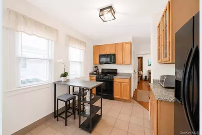 139 N 11th Street, New Hyde Park, NY 11040 - Photo 8