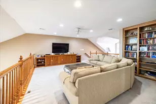 196 Pond View Dr, Port Washington, NY 11050 - Photo 18