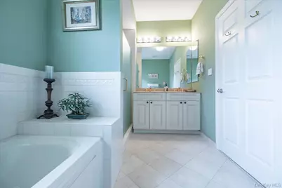 196 Pond View Drive, Port Washington, NY 11050 - Photo 14