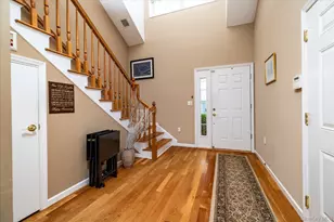 196 Pond View Dr, Port Washington, NY 11050 - Photo 2