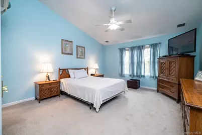 196 Pond View Drive, Port Washington, NY 11050 - Photo 22