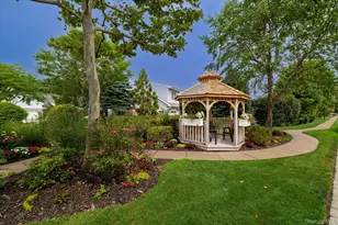 196 Pond View Dr, Port Washington, NY 11050 - Photo 30