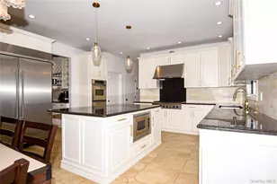 5 Home Ct, Huntington, NY 11743 - Photo 16