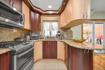 14703 77th Road, Flushing, NY 11367 - Photo 8